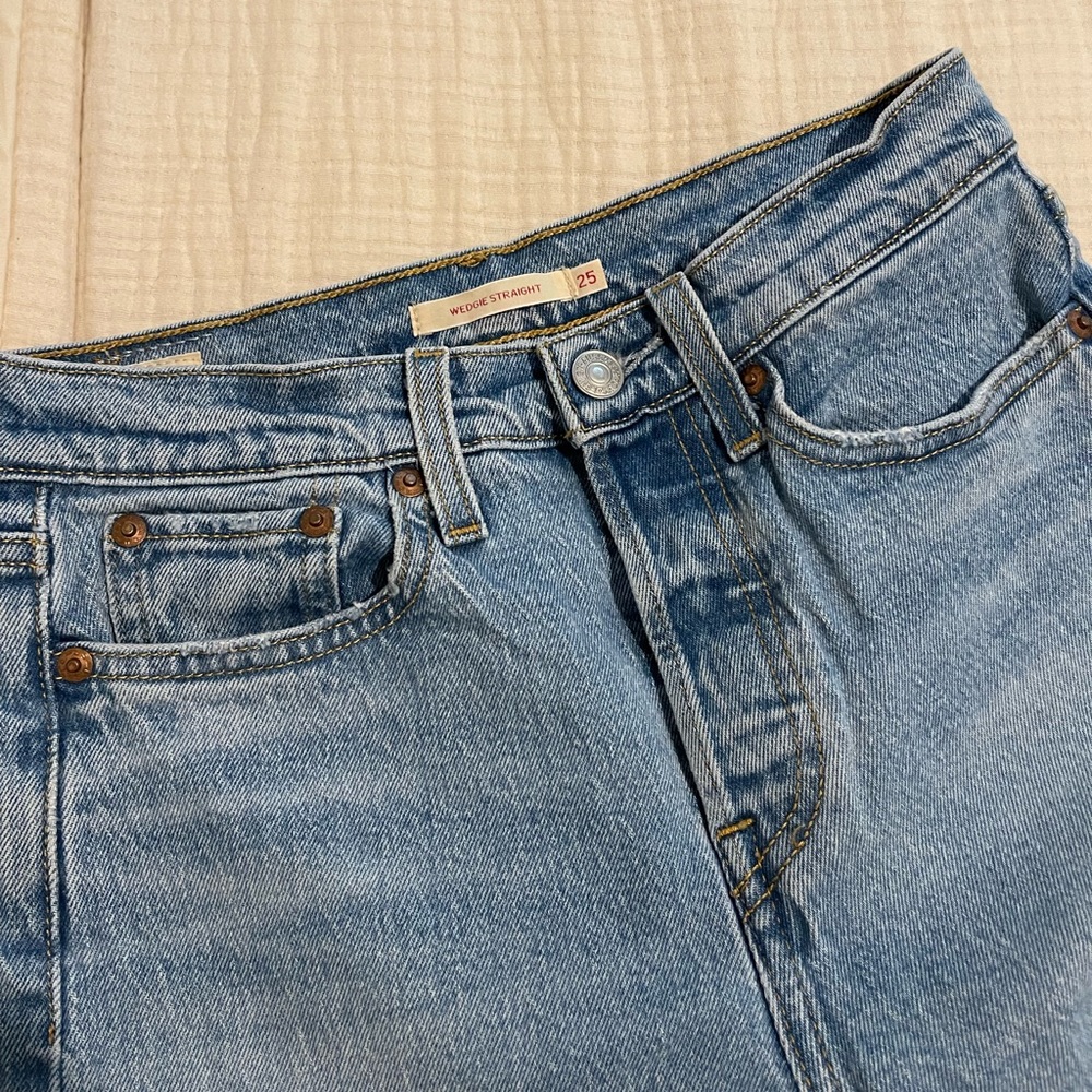 Levi’s Wedgie Straight Jeans